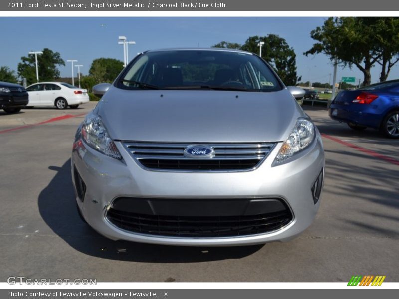 Ingot Silver Metallic / Charcoal Black/Blue Cloth 2011 Ford Fiesta SE Sedan