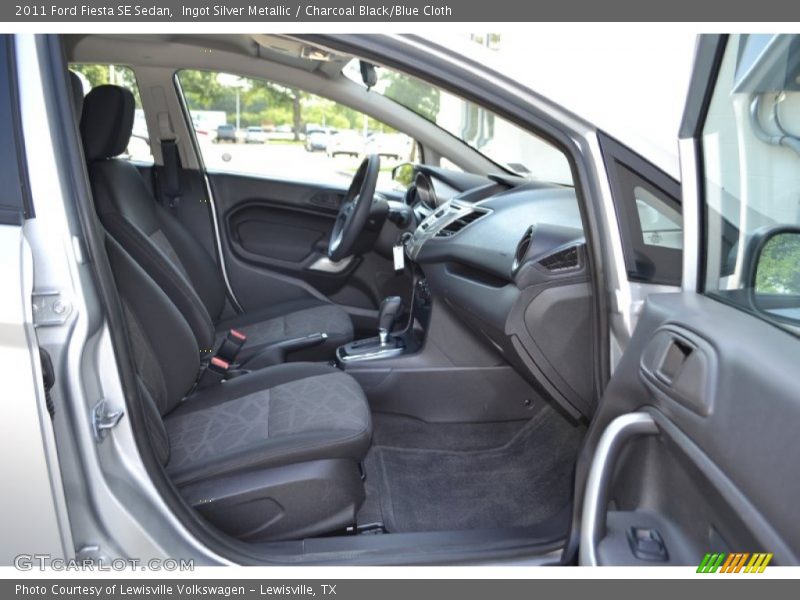 Ingot Silver Metallic / Charcoal Black/Blue Cloth 2011 Ford Fiesta SE Sedan