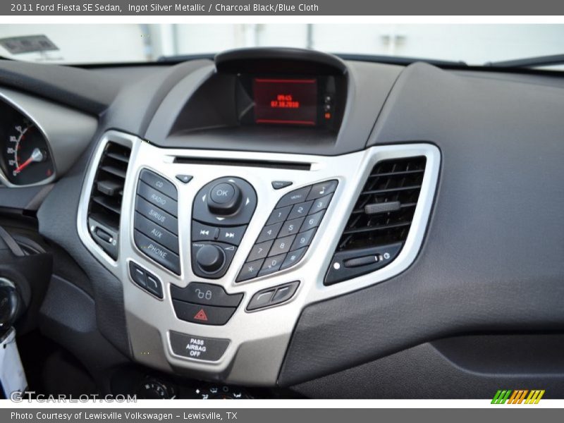 Ingot Silver Metallic / Charcoal Black/Blue Cloth 2011 Ford Fiesta SE Sedan