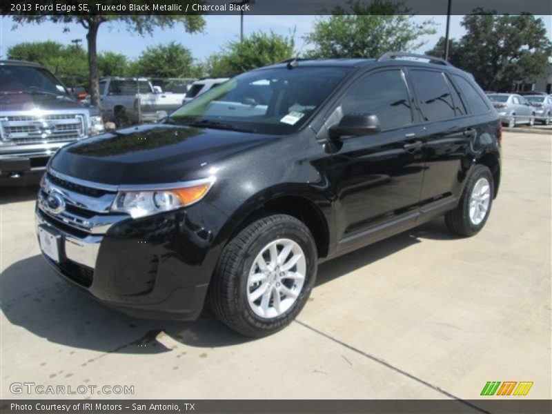 Tuxedo Black Metallic / Charcoal Black 2013 Ford Edge SE