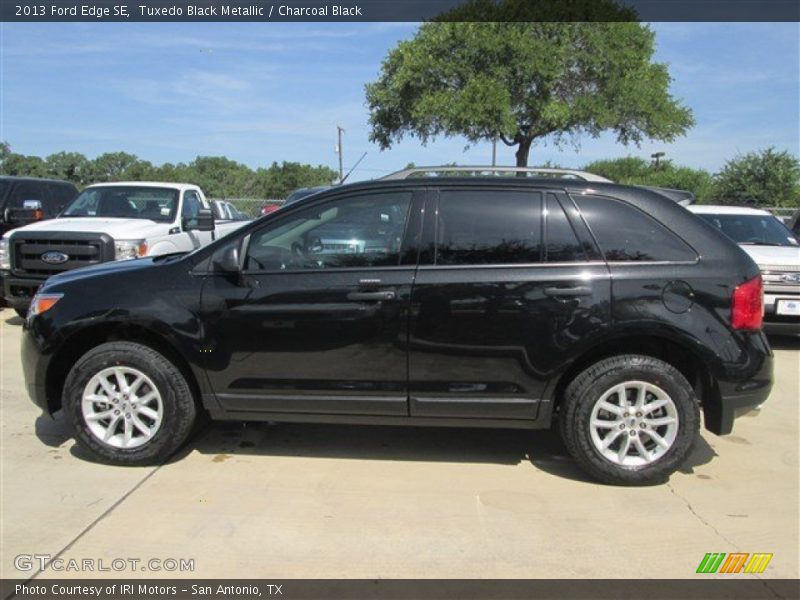Tuxedo Black Metallic / Charcoal Black 2013 Ford Edge SE