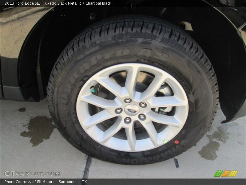 Tuxedo Black Metallic / Charcoal Black 2013 Ford Edge SE