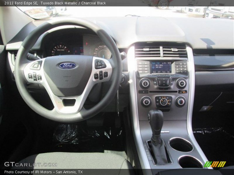 Tuxedo Black Metallic / Charcoal Black 2013 Ford Edge SE