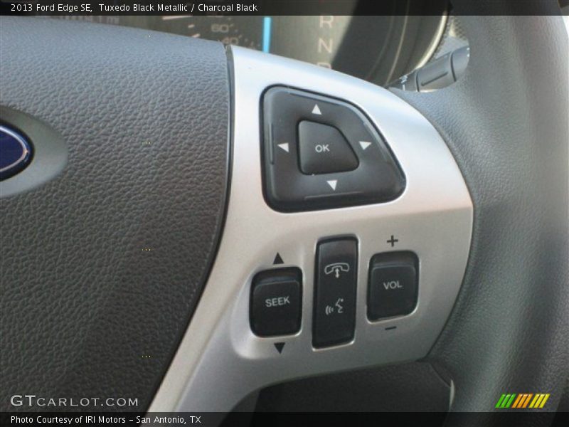 Tuxedo Black Metallic / Charcoal Black 2013 Ford Edge SE