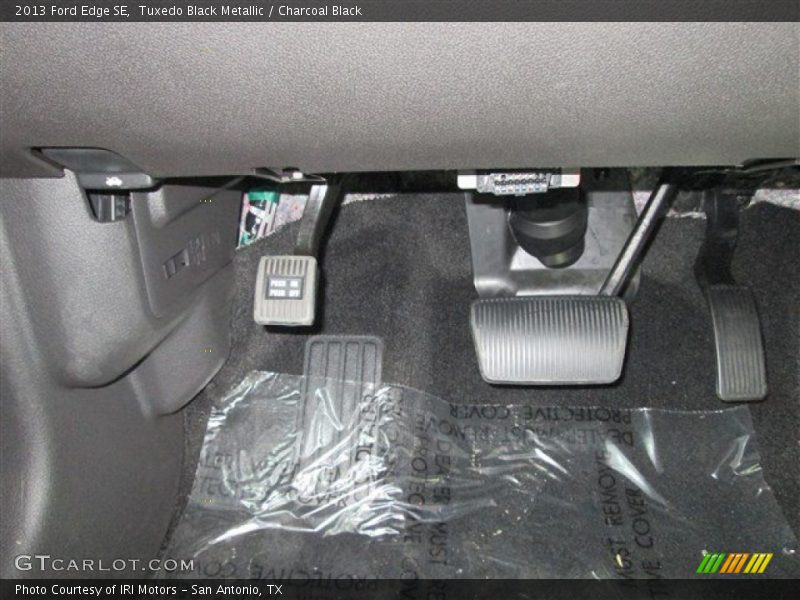Tuxedo Black Metallic / Charcoal Black 2013 Ford Edge SE