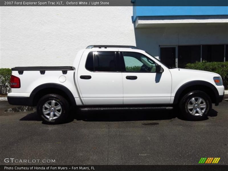 Oxford White / Light Stone 2007 Ford Explorer Sport Trac XLT