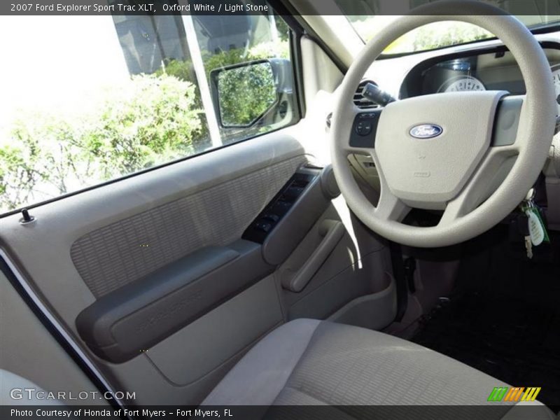 Oxford White / Light Stone 2007 Ford Explorer Sport Trac XLT