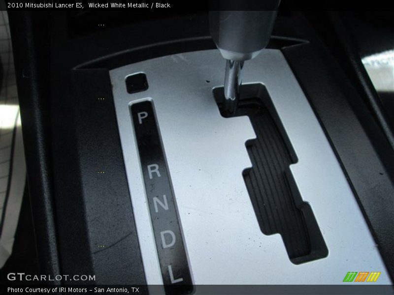 Wicked White Metallic / Black 2010 Mitsubishi Lancer ES