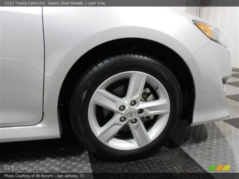 Classic Silver Metallic / Light Gray 2012 Toyota Camry SE