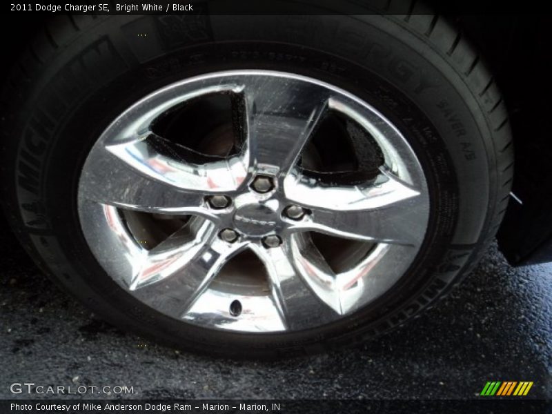 Bright White / Black 2011 Dodge Charger SE
