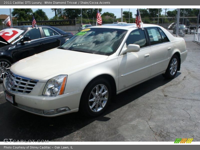 White Diamond Tricoat / Shale/Cocoa Accents 2011 Cadillac DTS Luxury
