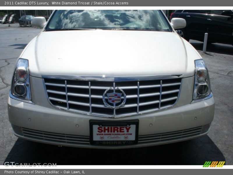 White Diamond Tricoat / Shale/Cocoa Accents 2011 Cadillac DTS Luxury