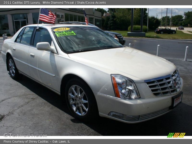 White Diamond Tricoat / Shale/Cocoa Accents 2011 Cadillac DTS Luxury