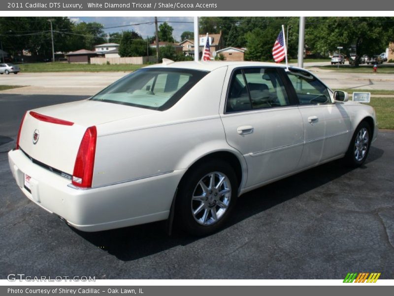 White Diamond Tricoat / Shale/Cocoa Accents 2011 Cadillac DTS Luxury