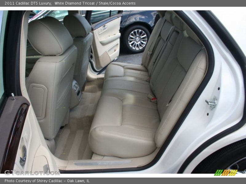 White Diamond Tricoat / Shale/Cocoa Accents 2011 Cadillac DTS Luxury