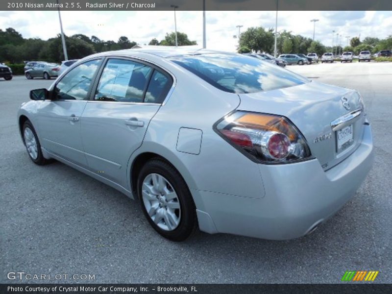 Radiant Silver / Charcoal 2010 Nissan Altima 2.5 S
