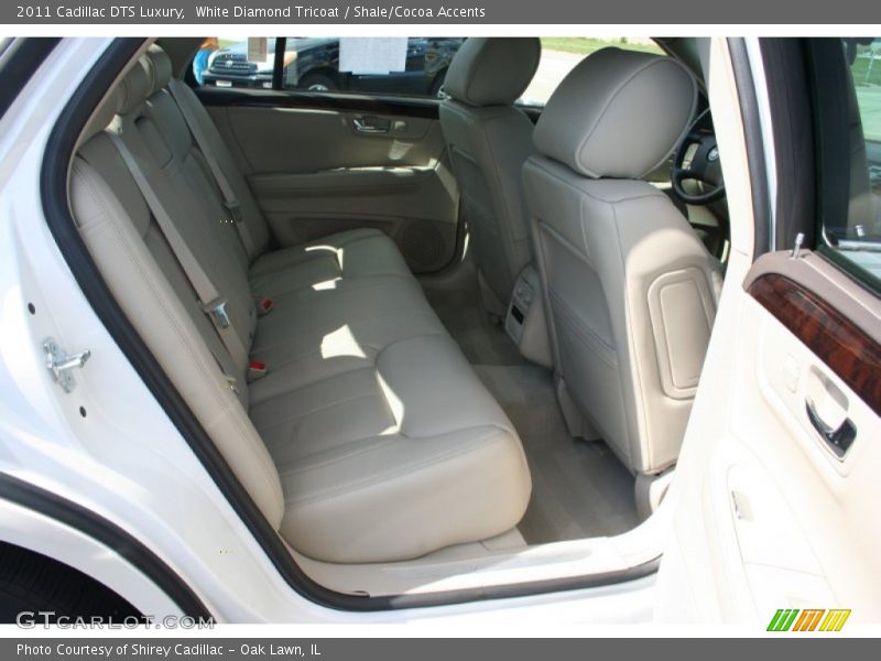 White Diamond Tricoat / Shale/Cocoa Accents 2011 Cadillac DTS Luxury