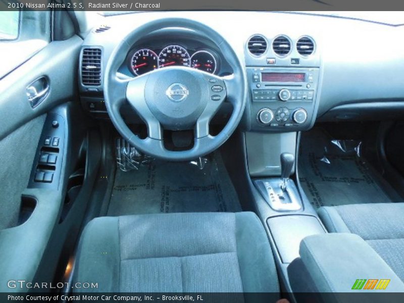 Radiant Silver / Charcoal 2010 Nissan Altima 2.5 S