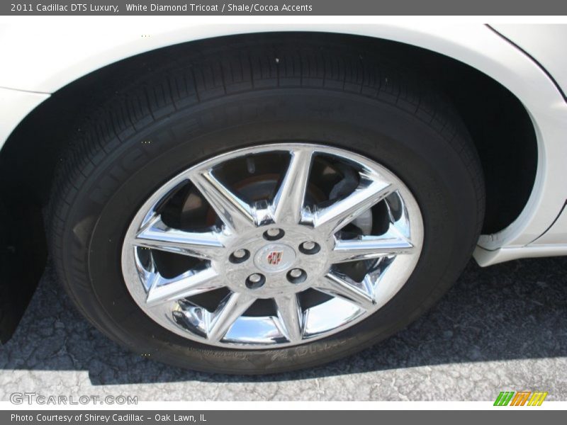 White Diamond Tricoat / Shale/Cocoa Accents 2011 Cadillac DTS Luxury