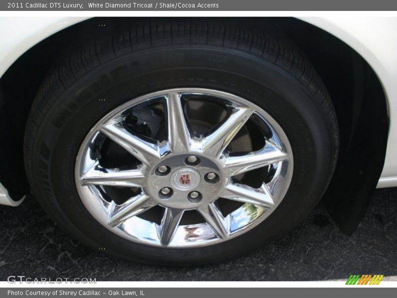White Diamond Tricoat / Shale/Cocoa Accents 2011 Cadillac DTS Luxury