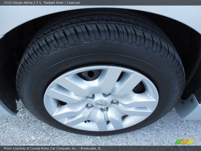 Radiant Silver / Charcoal 2010 Nissan Altima 2.5 S