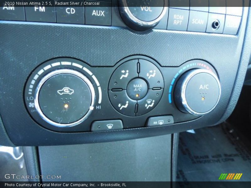 Radiant Silver / Charcoal 2010 Nissan Altima 2.5 S