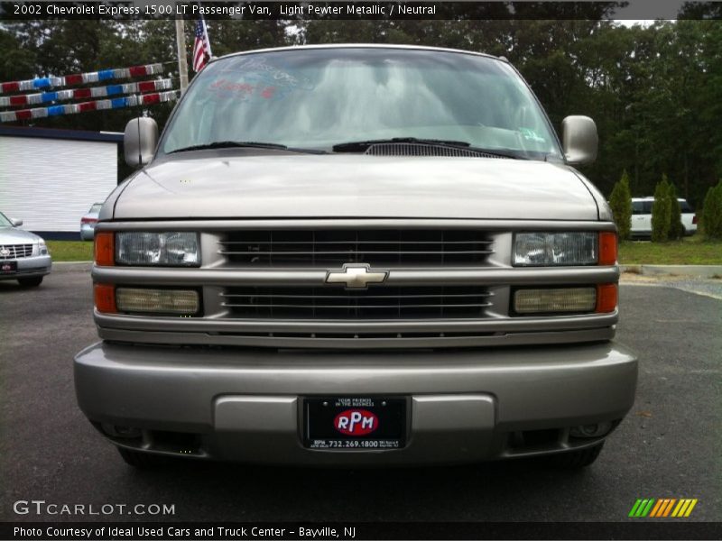Light Pewter Metallic / Neutral 2002 Chevrolet Express 1500 LT Passenger Van