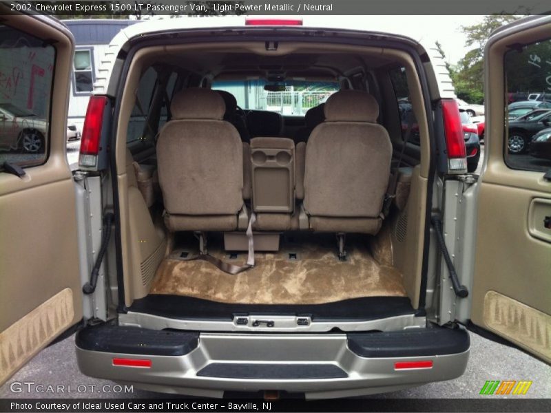 Light Pewter Metallic / Neutral 2002 Chevrolet Express 1500 LT Passenger Van