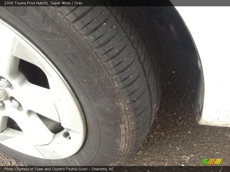 Super White / Gray 2006 Toyota Prius Hybrid