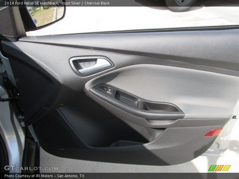 Ingot Silver / Charcoal Black 2014 Ford Focus SE Hatchback