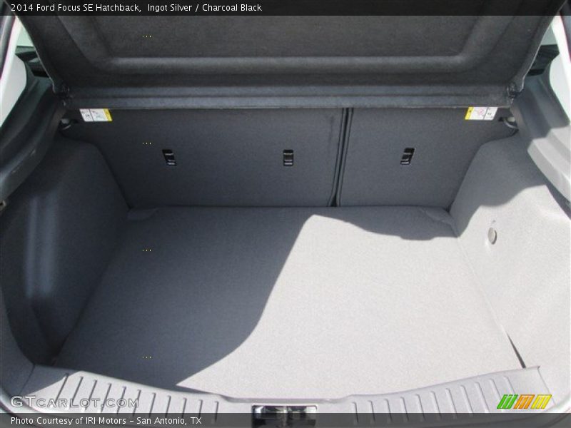 Ingot Silver / Charcoal Black 2014 Ford Focus SE Hatchback