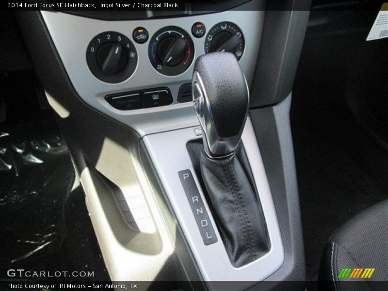 Ingot Silver / Charcoal Black 2014 Ford Focus SE Hatchback