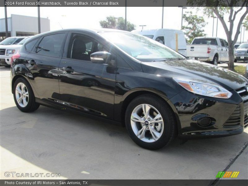 Tuxedo Black / Charcoal Black 2014 Ford Focus SE Hatchback