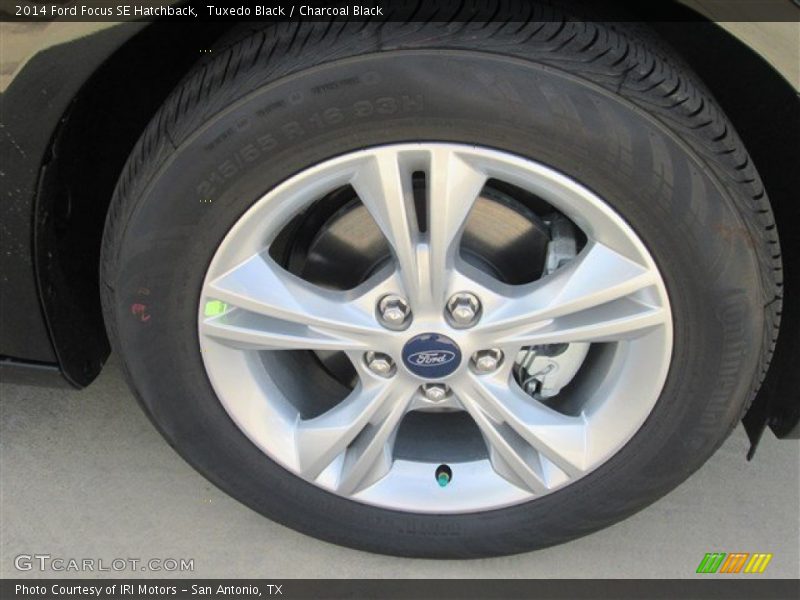 Tuxedo Black / Charcoal Black 2014 Ford Focus SE Hatchback