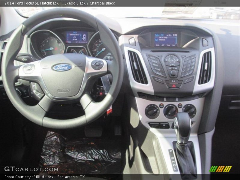 Tuxedo Black / Charcoal Black 2014 Ford Focus SE Hatchback