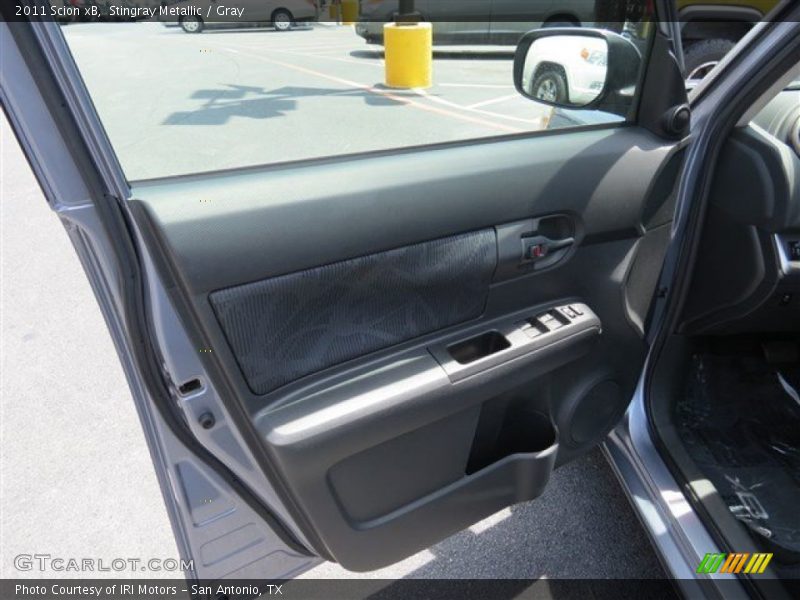 Stingray Metallic / Gray 2011 Scion xB