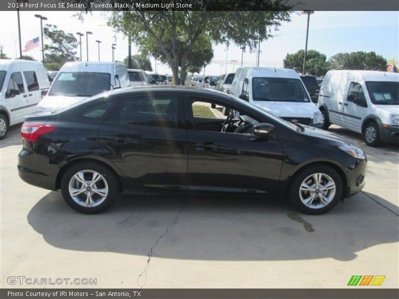 Tuxedo Black / Medium Light Stone 2014 Ford Focus SE Sedan