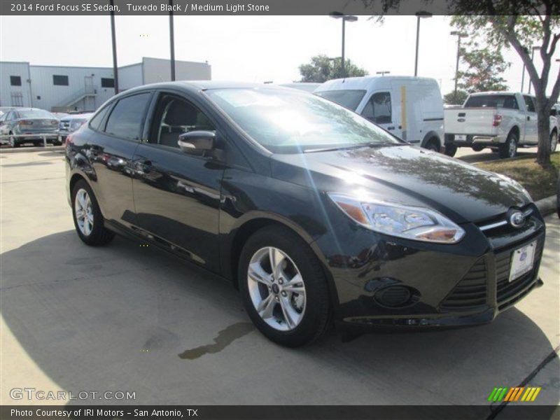 Tuxedo Black / Medium Light Stone 2014 Ford Focus SE Sedan