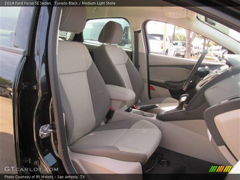 Tuxedo Black / Medium Light Stone 2014 Ford Focus SE Sedan