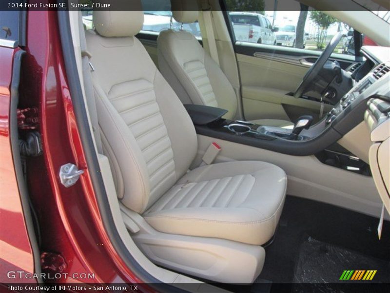 Front Seat of 2014 Fusion SE