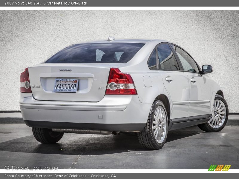 Silver Metallic / Off-Black 2007 Volvo S40 2.4i