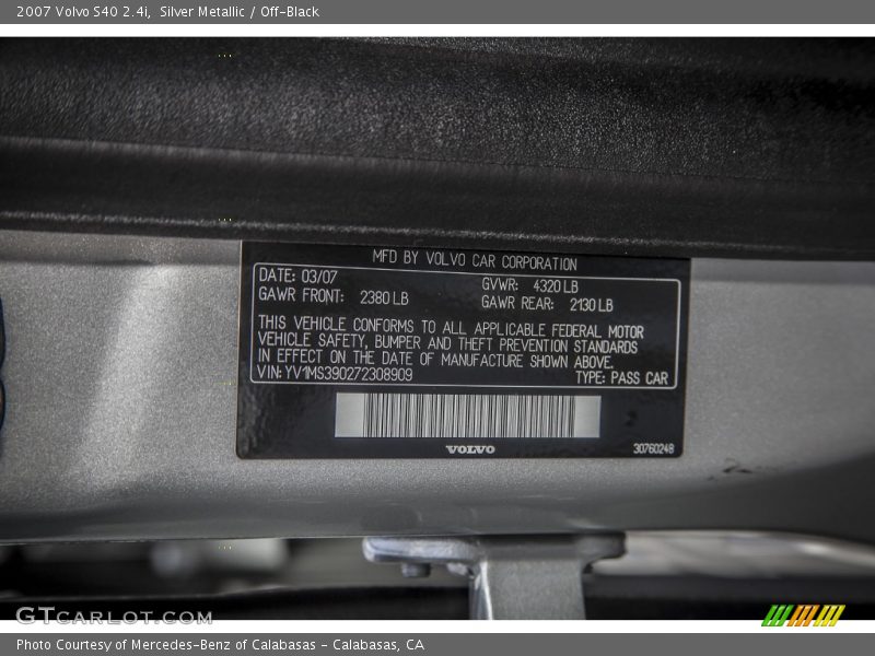 Silver Metallic / Off-Black 2007 Volvo S40 2.4i