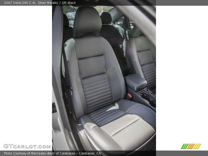 Front Seat of 2007 S40 2.4i