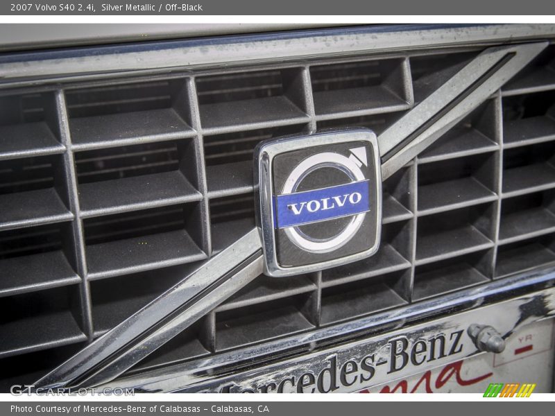 Silver Metallic / Off-Black 2007 Volvo S40 2.4i
