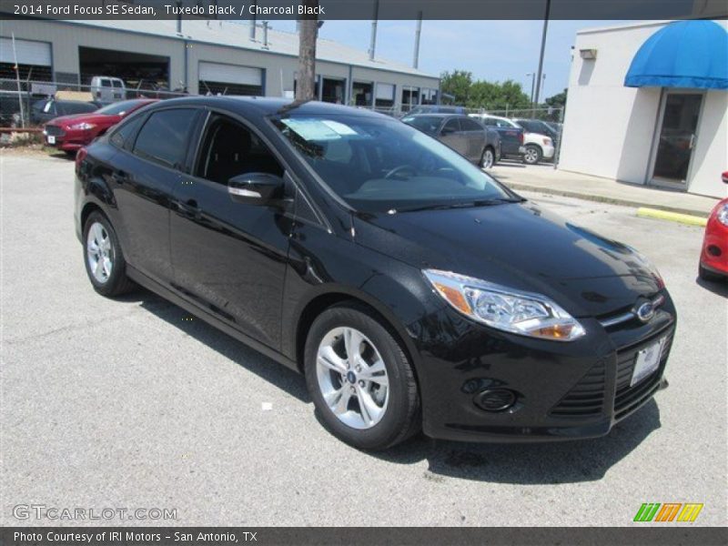 Tuxedo Black / Charcoal Black 2014 Ford Focus SE Sedan