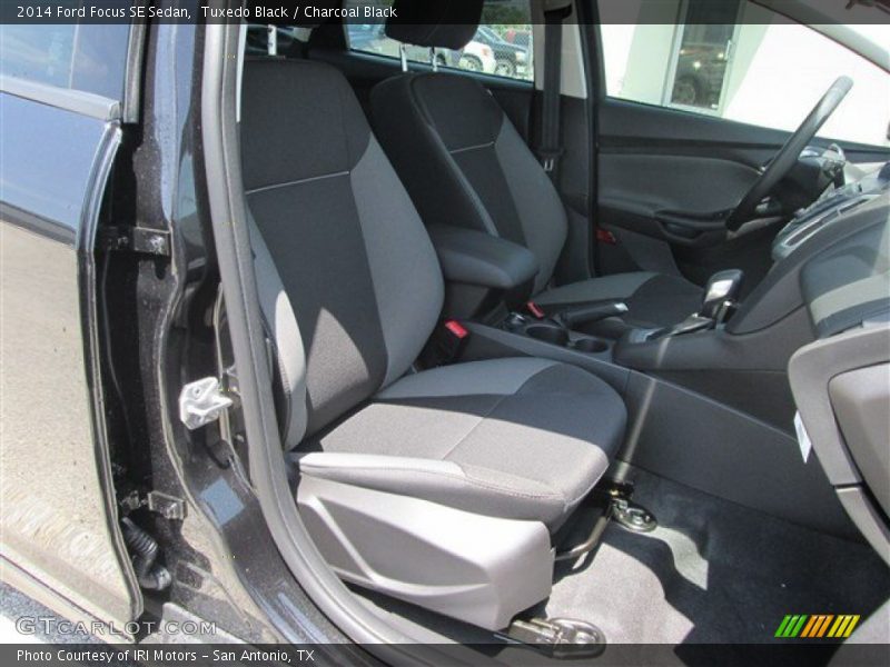 Tuxedo Black / Charcoal Black 2014 Ford Focus SE Sedan