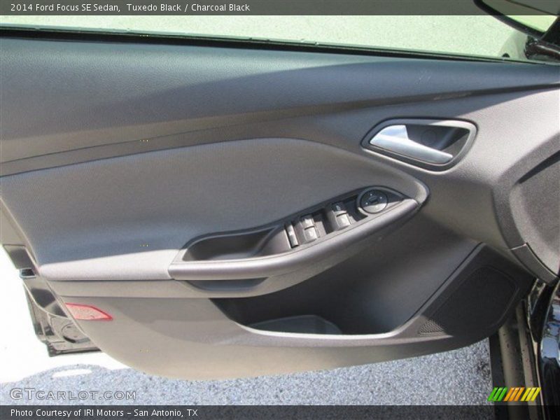 Tuxedo Black / Charcoal Black 2014 Ford Focus SE Sedan