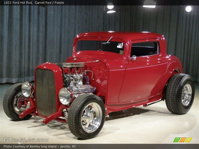 Garnet Red / Purple 1932 Ford Hot Rod