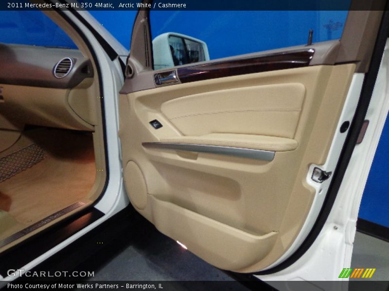 Arctic White / Cashmere 2011 Mercedes-Benz ML 350 4Matic