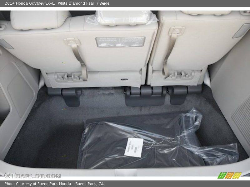 White Diamond Pearl / Beige 2014 Honda Odyssey EX-L